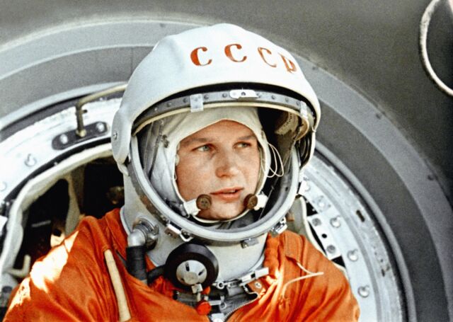 Состоялся космический полет первой в мире женщины-космонавта Валентины Терешковой